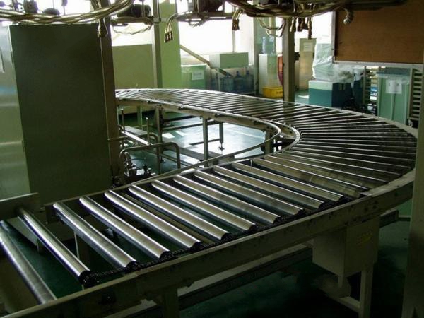 Băng tải con lắn góc cua 90