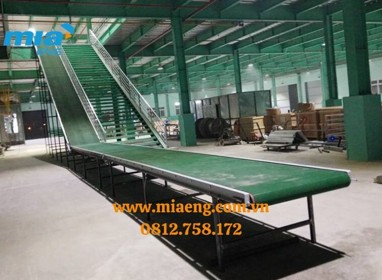 Băng tải gấp 45 độ